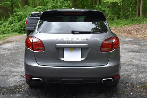 Gray 2014 Porsche Cayenne Cayenne S