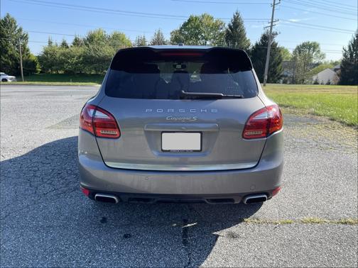 Gray 2014 Porsche Cayenne Cayenne S