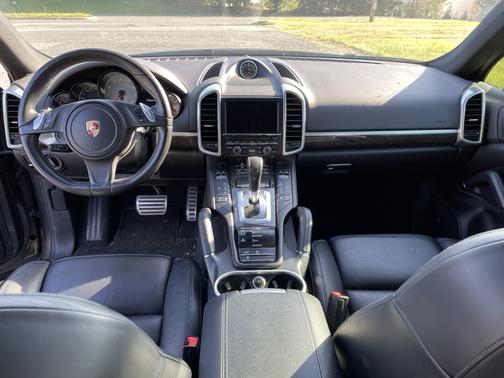 Gray 2014 Porsche Cayenne Cayenne S