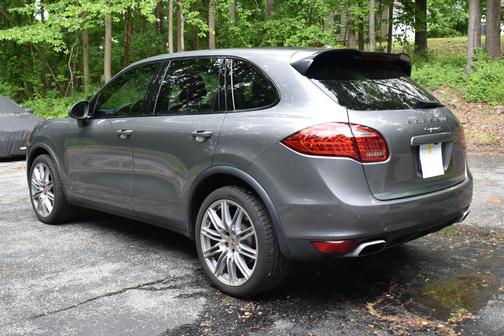 Gray 2014 Porsche Cayenne Cayenne S