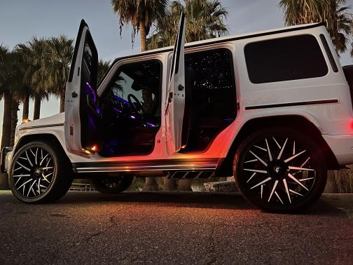 Photo 4 of 6 of 2021 Mercedes-Benz AMG G 63 Base