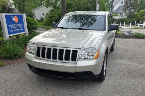 Beige 2008 Jeep Grand Cherokee Laredo