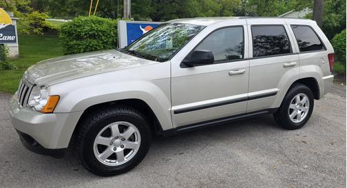 Beige 2008 Jeep Grand Cherokee Laredo