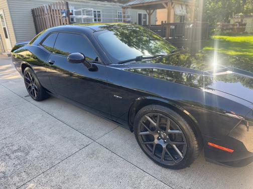 Black 2018 Dodge Challenger R/T