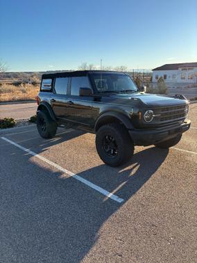 Black 2022 Ford Bronco Base