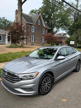 Gray 2021 Volkswagen Jetta 1.4T R-Line