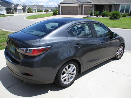 2017 Toyota Yaris iA Base
