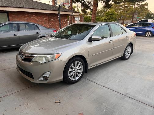 Gold 2013 Toyota Camry XLE