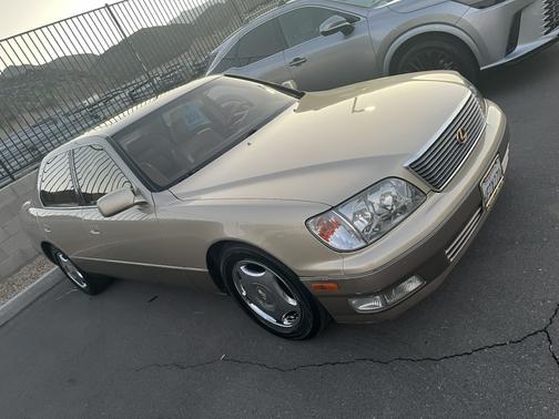 1999 Lexus LS 400 Base