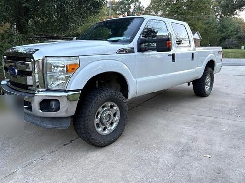 White 2016 Ford F-250 XLT
