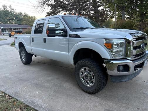 White 2016 Ford F-250 XLT