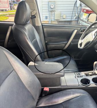 2012 Toyota Highlander SE