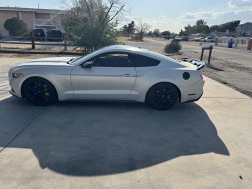 2016 Ford Mustang EcoBoost Premium
