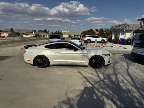 2016 Ford Mustang EcoBoost Premium