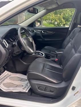 White 2015 Nissan Rogue SL