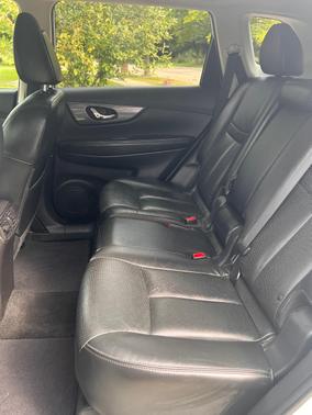 White 2015 Nissan Rogue SL
