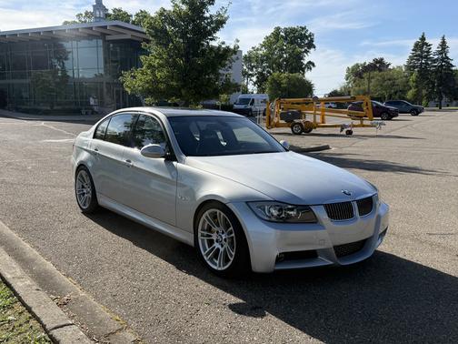Silver 2007 BMW 335 i