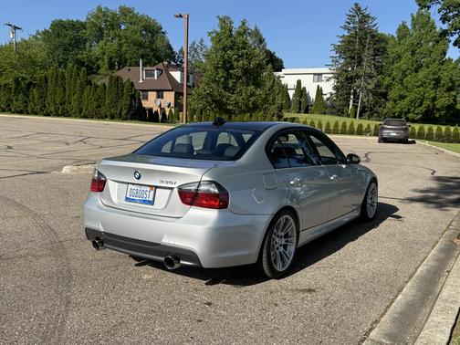 Silver 2007 BMW 335 i