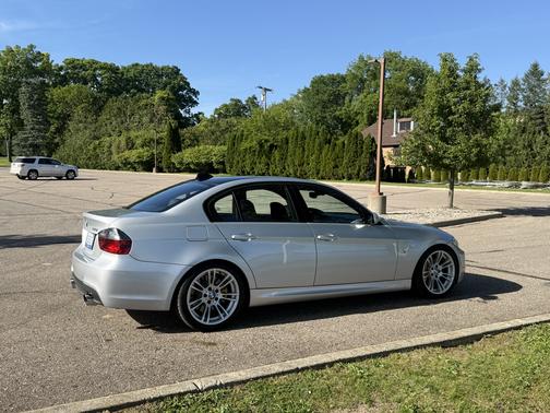 Silver 2007 BMW 335 i