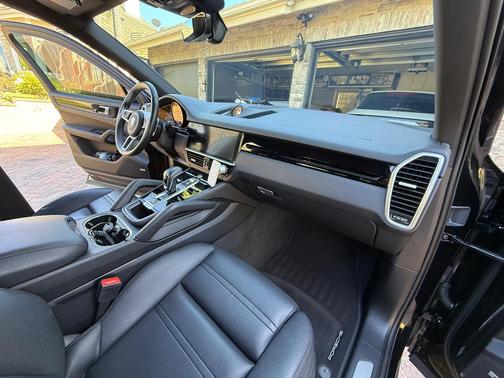 Black 2019 Porsche Cayenne Cayenne S