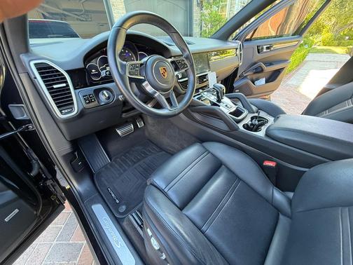 Black 2019 Porsche Cayenne Cayenne S