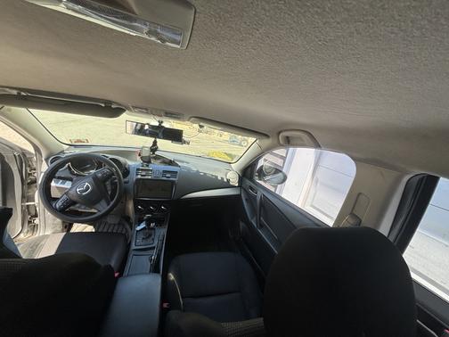 2013 Mazda Mazda3 i Sport