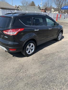 Black 2013 Ford Escape SE