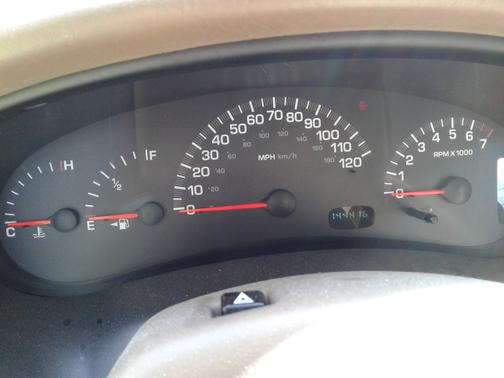 Photo 3 of 6 of 1999 Chrysler Concorde LX