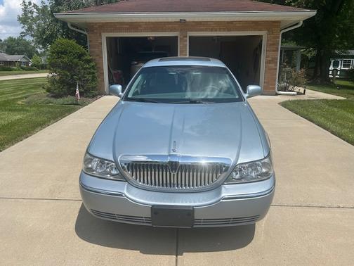 2007 Lincoln Town Car Signature Limited