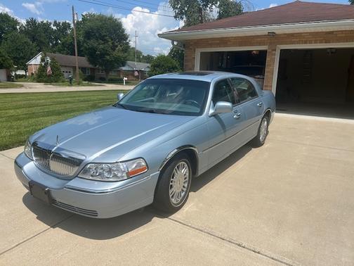 2007 Lincoln Town Car Signature Limited