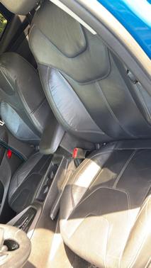 Blue 2016 Ford Focus SE