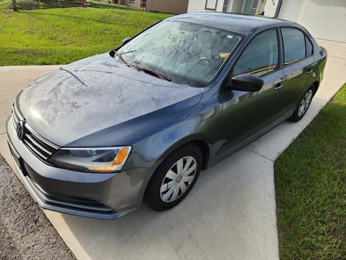 Gray 2015 Volkswagen Jetta 2.0L S