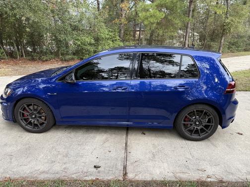 2016 Volkswagen Golf R 4-Door