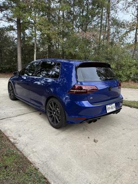 2016 Volkswagen Golf R 4-Door