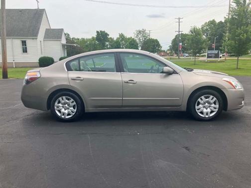 Beige 2012 Nissan Altima 2.5 S