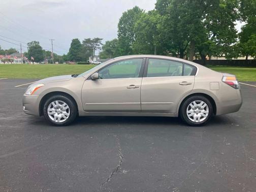 Beige 2012 Nissan Altima 2.5 S