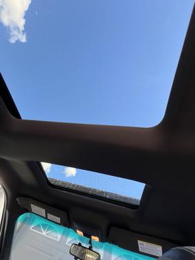 White 2015 Ford Explorer XLT