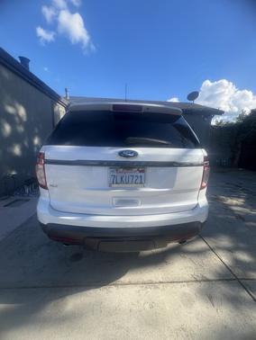 White 2015 Ford Explorer XLT