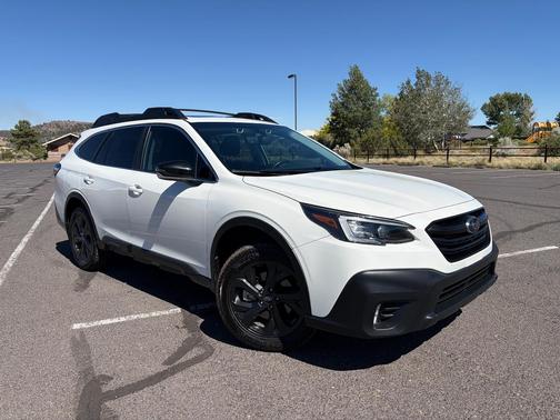 White 2021 Subaru Outback Onyx Edition XT