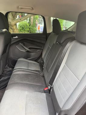 Red 2014 Ford Escape SE