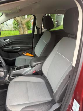 Red 2014 Ford Escape SE
