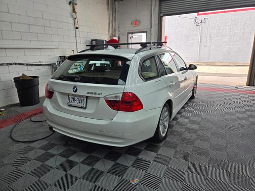 2006 BMW 325 xiT