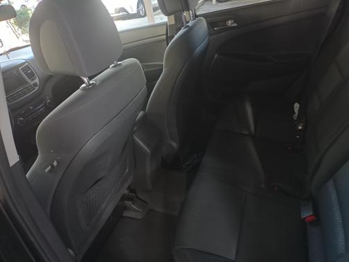 2017 Hyundai TUCSON SE