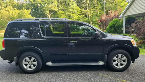 2013 Nissan Armada SV