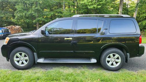 2013 Nissan Armada SV