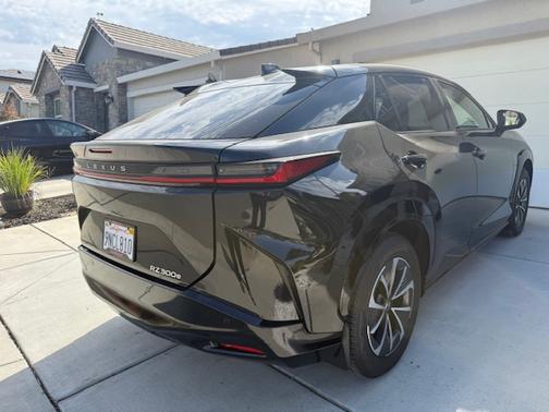 2024 Lexus RZ 300e Premium FWD w/18" wheels