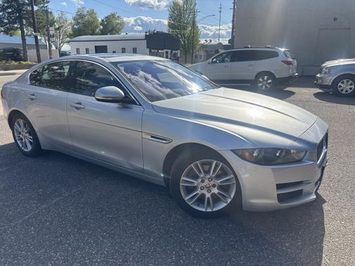 2018 Jaguar XE 25t Premium