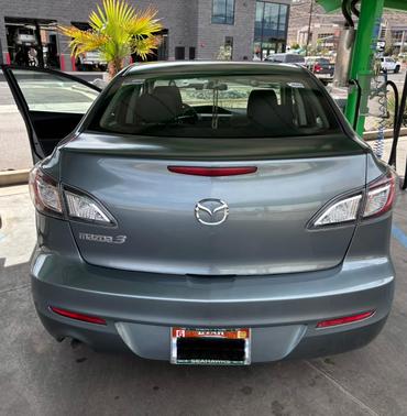 Gray 2012 Mazda Mazda3 i Sport