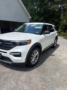 White 2020 Ford Explorer XLT