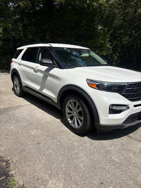 White 2020 Ford Explorer XLT